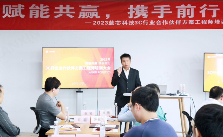 托盘搬运叉车